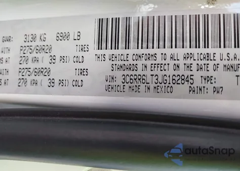 2018 Ram 1500 z USA, uszkodzony, nr VIN 3C6RR6LT3JG162845